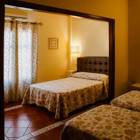 Aparthotel Escua 2*
