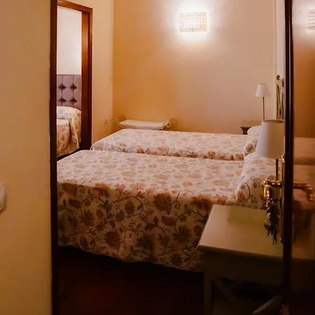 Aparthotel Escua 2*
