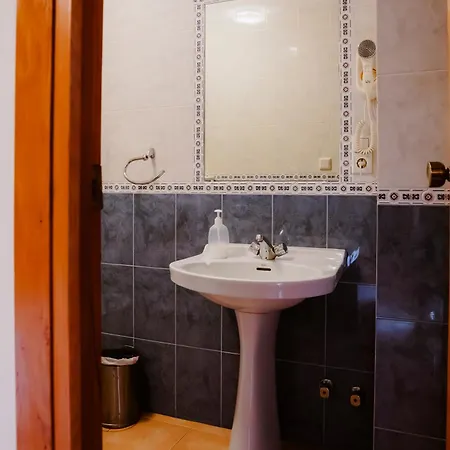 Escua Aparthotel 2*