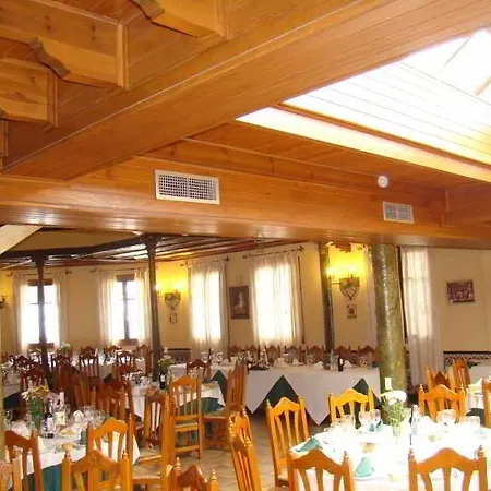 Escua Aparthotel 2*