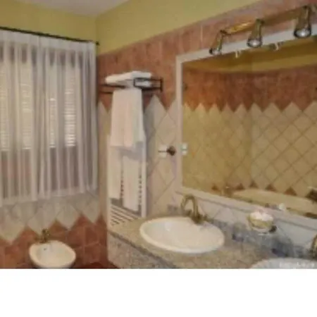 Aparthotel Escua 2*